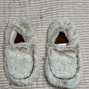 Warmies “Marshmallow Brown” Heatable Slippers (fits women sizes 6-10)
